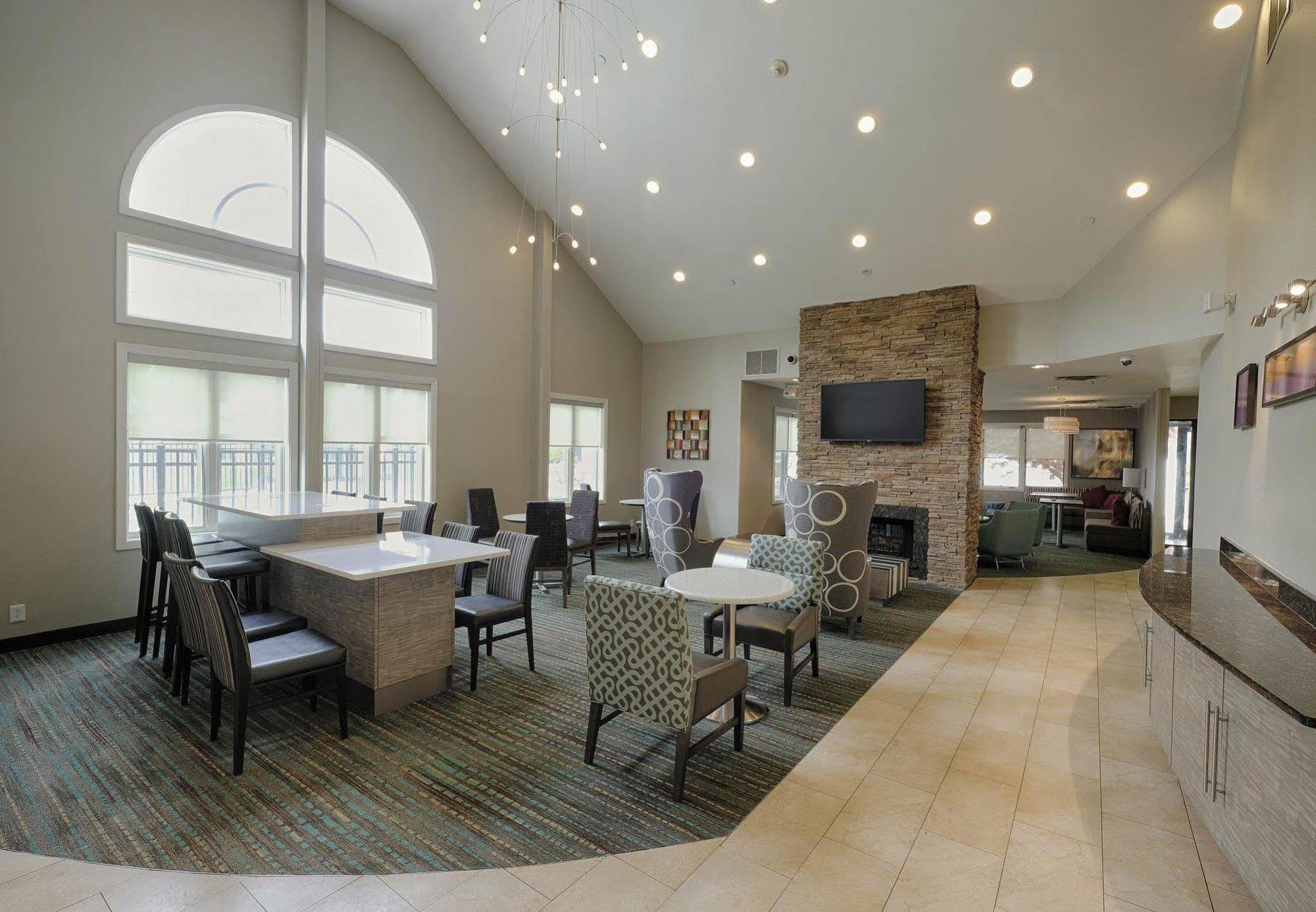 Albany Airport Inn And Suites Latham Extérieur photo