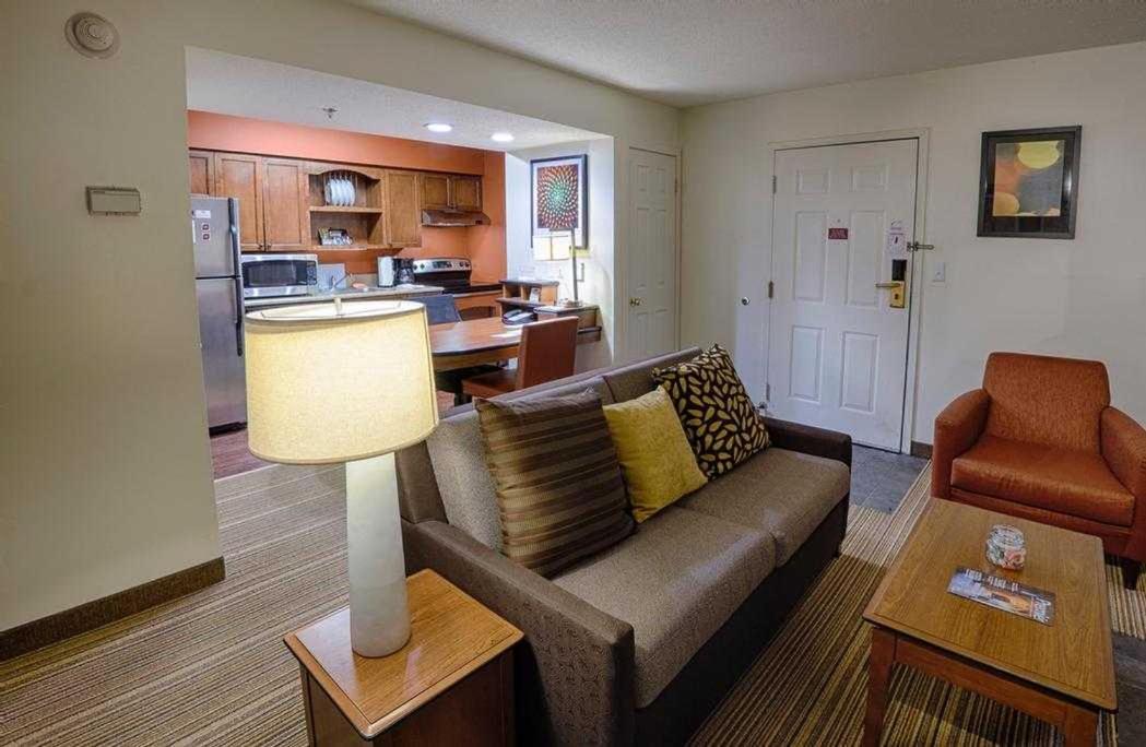 Albany Airport Inn And Suites Latham Extérieur photo